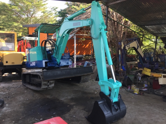 kubota kh40 สภาพดีเก่าญี่ปุ่น มีใบอินวอยไม่เคยใช้ในไทย