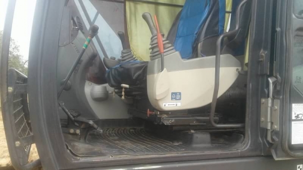 ขาย 1,650,000 HITACHI ZX 200-5 G 10,000 ชม. เครื่องดี ปั้มแรง เอวแน่น ไฟฟ้าครบ ช่วงล่างเต็ม  แอร์เย็น เอกสารแจ้งจำหน่าย รถอยู่ ชัยภูมิ 090-772-3710 090-772-3708