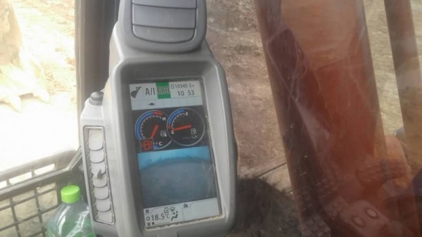 ขาย 1,650,000 HITACHI ZX 200-5 G 10,000 ชม. เครื่องดี ปั้มแรง เอวแน่น ไฟฟ้าครบ ช่วงล่างเต็ม  แอร์เย็น เอกสารแจ้งจำหน่าย รถอยู่ ชัยภูมิ 090-772-3710 090-772-3708