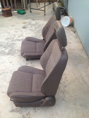 เบาะแยก isuzu tfr ตอนเดียว เก่าญี่ปุ่น คู่ละ 2300 บาท เบาะแยก isuzu tfr ตอนเดียว เก่าญี่ปุ่น คู่ละ 2300 บาท