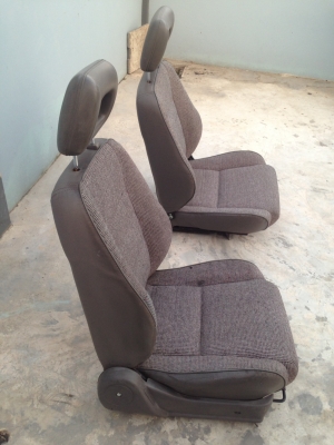 เบาะแยก isuzu tfr ตอนเดียว เก่าญี่ปุ่น คู่ละ 2300 บาท เบาะแยก isuzu tfr ตอนเดียว เก่าญี่ปุ่น คู่ละ 2300 บาท