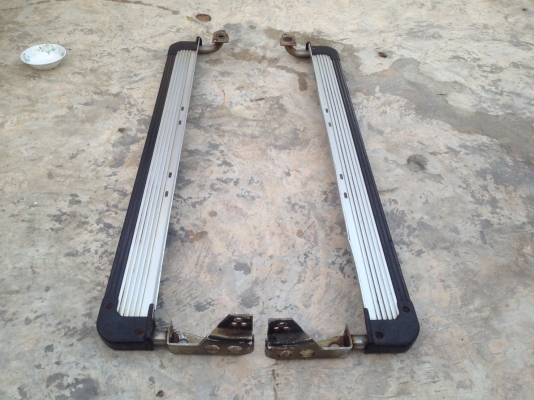 บรรไดข้าง isuzu mu wizard คู่ละ 2000 บาท