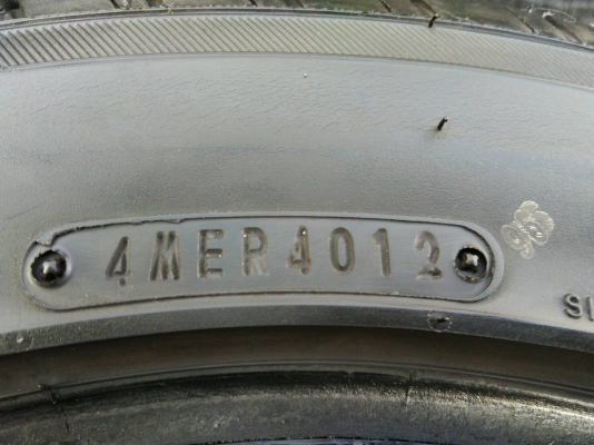 ขายยางฟอลเคน 195/55R15 ปลายปี12 ดอกยางเต็มสวยไม่มีปะ จำนวน 1 ชุด ขายยางฟอลเคน 195/55R15 ปลายปี12 ดอกยางเต็มสวยไม่มีปะ จำนวน 1 ชุด