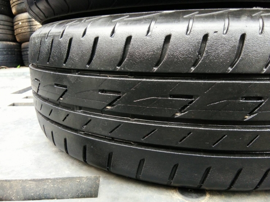 ขายยางบริดสโตน 185/60R15 ปลายปี14 ดอกยางเต็มสวยไม่มีปะ จำนวน 1 ชุด