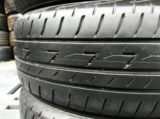 ขายยางบริดสโตน 185/60R15 ปลายปี14 ดอกยางเต็มสวยไม่มีปะ จำนวน 1 ชุด