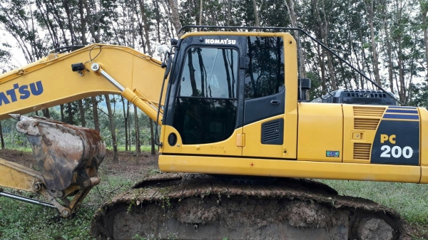 ขายดาวน์รถแบคโฮ KOMATSU PC200-8MO ขายดาวน์ 600000