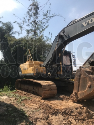 ขายด่ว รถแบคโฮ  volvo 210 b parm รถสวยพร้อมใช้งาน รถใช้งานทำถนน มาครั้งเดียว สภาพดีมาก ทะเบียนพร้อม ขาย 1250000 บาท
