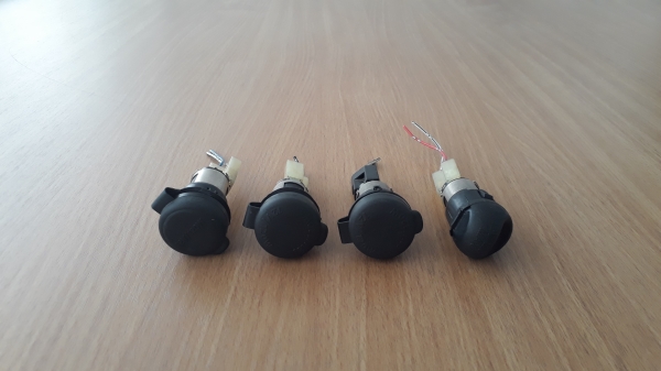 ช่องต่อไฟรถยนต์ 12V แบบมีฝาปิด