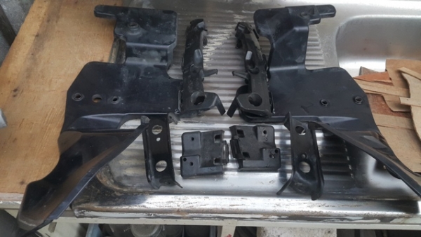 กันชน Vigo สีบรอนซ์เงิน มีตำหนิ โป่งข้างกันชนสีดำ ชุดประกอบกันชน กันชน Vigo สีบรอนซ์เงิน มีตำหนิ โป่งข้างกันชนสีดำ ชุดประกอบกันชน