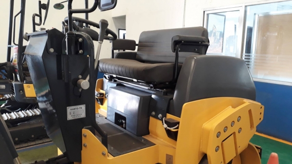 รถบด KANTO รุ่น KV40DS  มือ 1