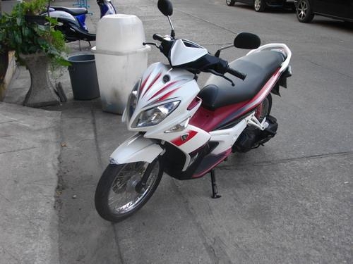 ขาย Nouvo Elegance 135cc.สีขาว-แดง สวยเท่ห์ เครื่องดีเยี่ยม ราคา 17500 บาท