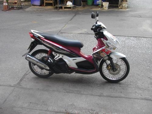 ขาย Nouvo Elegance 135cc.สีขาว-แดง สวยเท่ห์ เครื่องดีเยี่ยม ราคา 17500 บาท