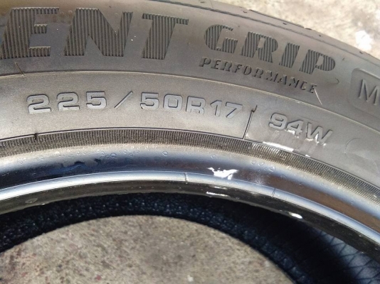 ยาง 225/50R17 ปี 14 ยาง 225/50R17 ปี 14