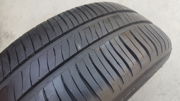 ขายยาง185/60/15 ปี 0616 MICHERLIN XM2 4 เส้น