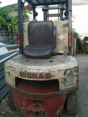 ขายรถยกเครื่องดีเซล 2.5 ตัน ขายรถยกเครื่องดีเซล 2.5 ตัน