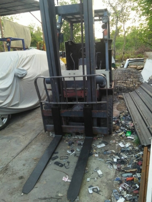 ขายรถยกเครื่องดีเซล 2.5 ตัน ขายรถยกเครื่องดีเซล 2.5 ตัน