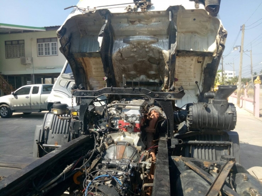 ขาย Hino Mega 260  หัวคัชซี เครื่องดี คัชซีสวย ยางเต็ม 10 เส้น  เอกสารพร้อมโอน  สนใจสอบถามได้ค่ะ 083-9628875,089-7020483