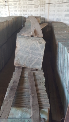 หินอ่อนเขียวอิตาลีหนึ่งพันกว่าตารางเมตรขายเหมา 5 แสนครับ