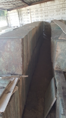 หินอ่อนเขียวอิตาลีหนึ่งพันกว่าตารางเมตรขายเหมา 5 แสนครับ