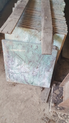 หินอ่อนเขียวอิตาลีหนึ่งพันกว่าตารางเมตรขายเหมา 5 แสนครับ