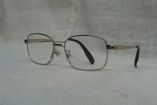 แว่นสายตายาวไททาเนียม แบรนด์หรูปาริเซียน เลนส์มัลติโค้ท +250 ใสปิ๊ง ! Authentic ANDRE VALENTINO PARI