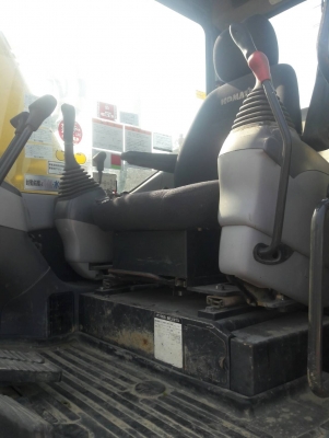 มาใหม่จ้า..KOMATSU PC128-2 -AC เก่านอกแท้  สภาพสวย  เครื่องปั๊มดี  พร้อมใช้  โทร 089-3818694  ดวงนภา