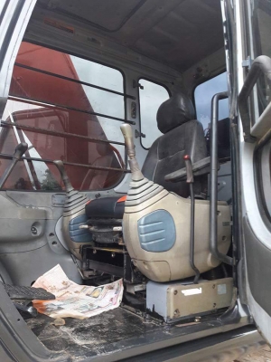 ขายจ้า..HITACHI EX200-5  เก่าใน สภาพดี  แทรคใหญ่..ทำสีใหม่  เช็คระบบพร้อมใช้  โทร 089-3818694  ดวงนภา