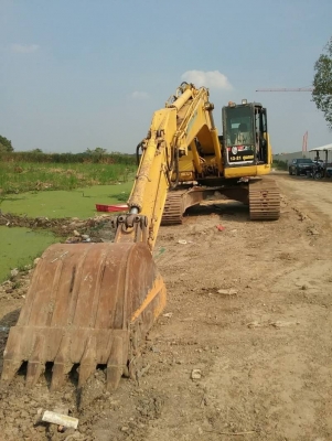 KOMATSU PC228UCL