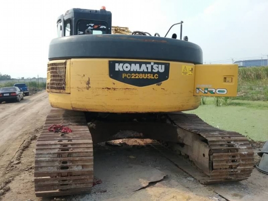 KOMATSU PC228UCL