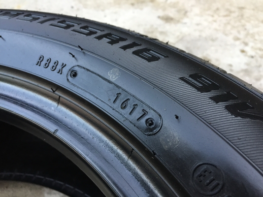 ยาง DUNLOP 205-55-16 ปี 17 ครบชุด 4 เส้น 4000 สภาพสวยๆไม่บวมไม่กินข้าง ดอกยางเหลือเยอะเอาไปวิ่งกันใด ยาง DUNLOP 205-55-16 ปี 17 ครบชุด 4 เส้น 4000 สภาพสวยๆไม่บวมไม่กินข้าง ดอกยางเหลือเยอะเอาไปวิ่งกันใด