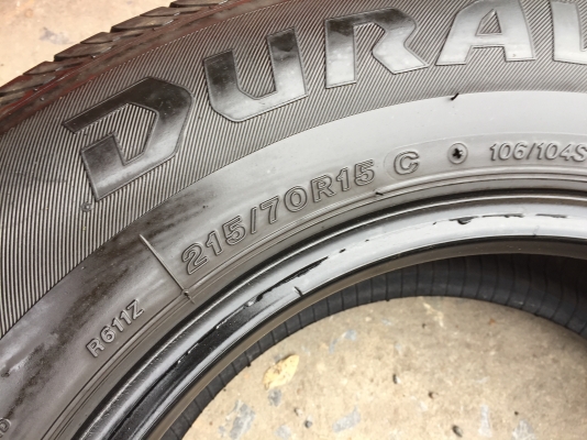 ยาง Bridgstone 215-70-15 ปี 17 1เส้น ปี 16 3เส้น ครบชุด 4 เส้น 5500 สวยๆไม่ไม่บวมไม่กินข้างดอกยางเหลือเยอะเอาไปวิ่งกันใด้อีกยาวค่ะ ยาง Bridgstone 215-70-15 ปี 17 1เส้น ปี 16 3เส้น ครบชุด 4 เส้น 5500 สวยๆไม่ไม่บวมไม่กินข้างดอกยางเหลือเยอะเอาไปวิ่งกันใด้อีกยาวค่ะ