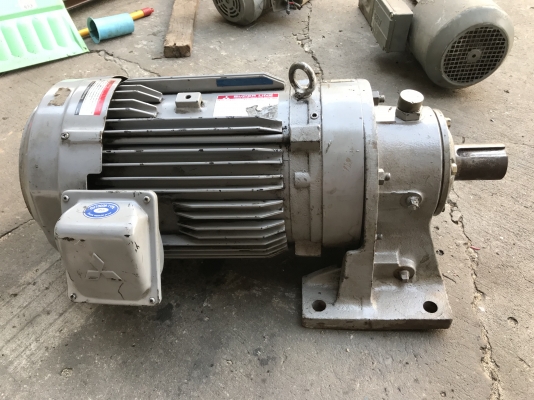 ขายมอเตอร์เกียร์ Cycrodrive Sumitomo มอเตอร์ Mitsubishi 10HP. 380V อัตราทด 1:15 เพลาออกประมาณ 100รอบต่อนาที สภาพสวย หมุนนิ่ม พร้อมใช้งาน