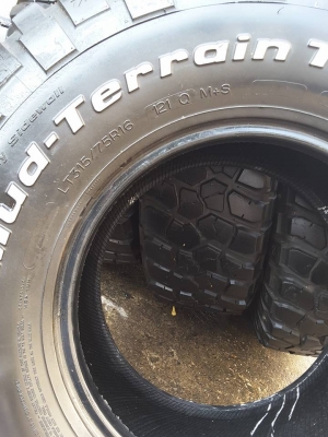 BF KM2 USA. 315-75-16 ปลายปี10 สวยๆ 1ชุด