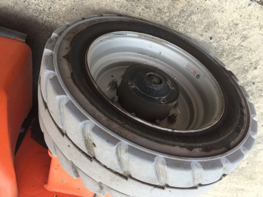 รถกระเช้าไฟฟ้ามือสอง