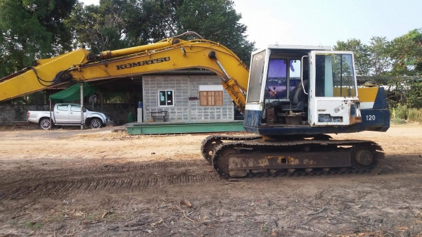 380000บาทลดลงเหลือ330000บาทโคมัสุสุ120รุ่น3มีแอร์ให้ตัวคีบไม้และบุ้งกี๋ตักดินด้วยครับ(สัญญาซื้อขาย)