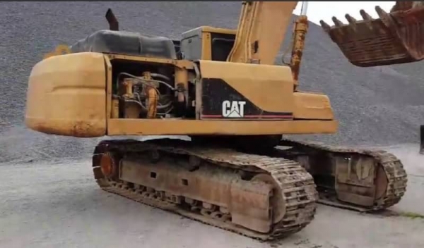 ขาย 675,000 CAT 330 EL ไฟฟ้าครบ เครื่องดี ปั้มแรง  เอวแน่น ช่วงล่างเต็ม หนังสือสัญญาซื้อขาย รถอยู่ สระบุรี 090-772-3710 090-772-3708
