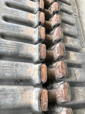 ขายแทรคยางใส่แบคโฮ pc20-30 สภาพสวยเดิมจากญี่ปุ่น หาอยู่รับรองไม่ผิดหวัง เส้นละ8,500 เท่านั้น