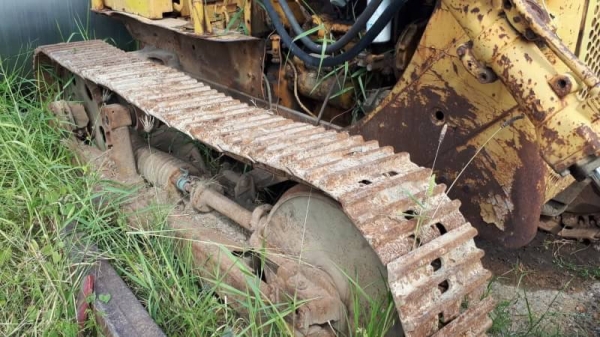 ขาย 135,000 รถแทรคเตอร์ CAT D 4 D ฮ๊าปยาวแต่ใส่แผ่นตีนไก่ เครื่องดี เกียร์ตัดแรง ช่วงล่างพอใช้ รถอยู่ ชลบุรี 090-772-3710 090-772-3708