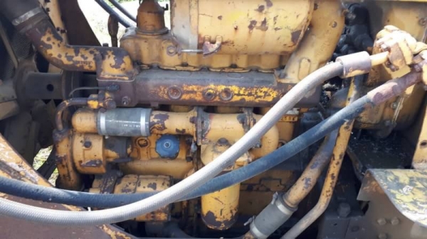 ขาย 135,000 รถแทรคเตอร์ CAT D 4 D ฮ๊าปยาวแต่ใส่แผ่นตีนไก่ เครื่องดี เกียร์ตัดแรง ช่วงล่างพอใช้ รถอยู่ ชลบุรี 090-772-3710 090-772-3708