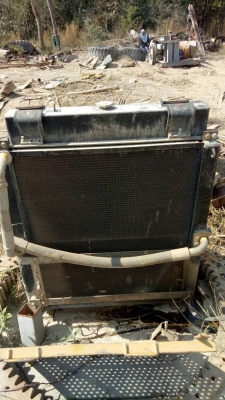 ขายเหมา 195,000 อะไร CAT 330 B  1.เอวสวิง   1  วง 2.หม้อน้ำ    1 ลูก พร้อมออยไฮดอลิคร์ 3.ตัวเดิน      2 ลูก อะไหล่อยู่ ปทุมธานี 090-772-3710 090-772-3708