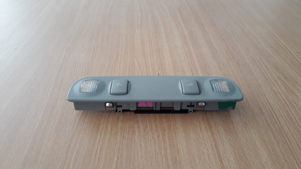 ไฟส่องแผนที่ Audi A4 สีเทา ไฟส่องแผนที่ Audi A4 สีเทา