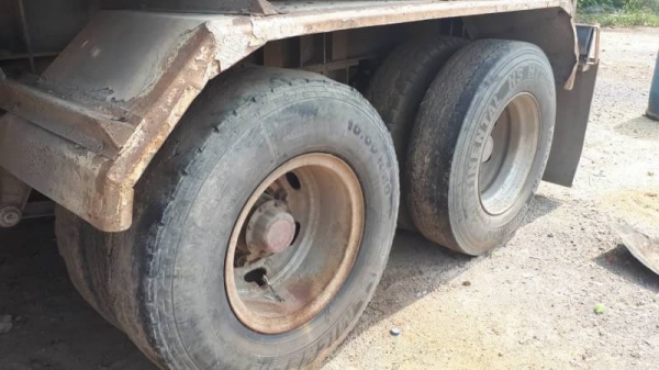 ขาย 1,380,000 สิบล้อดั้มแม่ลูกแก๊ส ISUZU DECA 320 EURO 2 ปี 51 แม่ดั้ม หัวสวย เครื่องดี เกียร์แรง คัชซีสวย ยางดี ลูกดั้ม 3 เพลา ยาว 7 ม. คัชซีสวย กะบะดั้มสวย ยางดี รถอยู่ สระบุรี 090-772-3710 090-772-3708