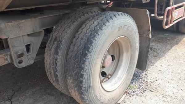 ขาย 1,380,000 สิบล้อดั้มแม่ลูกแก๊ส ISUZU DECA 320 EURO 2 ปี 51 แม่ดั้ม หัวสวย เครื่องดี เกียร์แรง คัชซีสวย ยางดี ลูกดั้ม 3 เพลา ยาว 7 ม. คัชซีสวย กะบะดั้มสวย ยางดี รถอยู่ สระบุรี 090-772-3710 090-772-3708