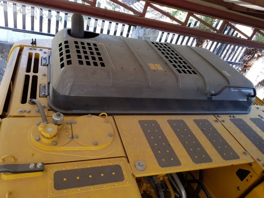 รถแบคโฮ KOMATSU PC200-8MO ใช้งานน้อย เดิมๆทั้งคัน