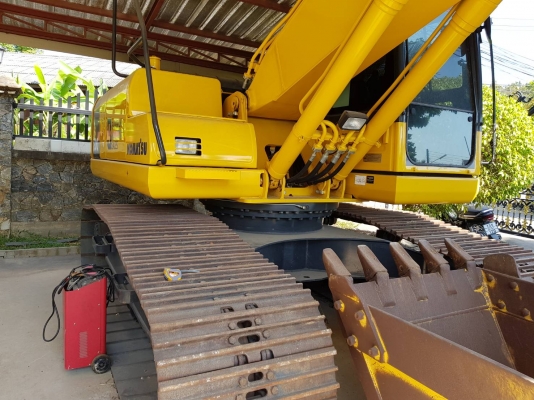 รถแบคโฮ KOMATSU PC200-8MO ใช้งานน้อย เดิมๆทั้งคัน