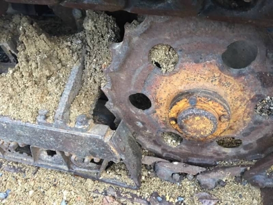 ขาย 135,000 KOMATSU D 20 A-5 สไลร์ 6 ทิศทาง เครื่องดี เกียร์แรง ช่วงล่างพร้อมใช้ รถอยู่ สระบุรี 090-772-3710 090-772-3708