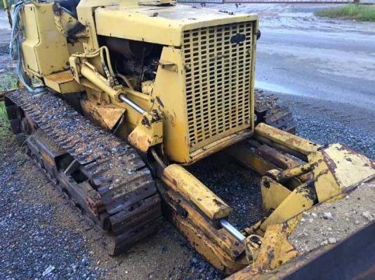 ขาย 135,000 KOMATSU D 20 A-5 สไลร์ 6 ทิศทาง เครื่องดี เกียร์แรง ช่วงล่างพร้อมใช้ รถอยู่ สระบุรี 090-772-3710 090-772-3708