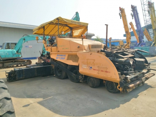 โล๊ะๆ ขายถูก รถปูยาง Demag : DF135P ปูุ6เมตร พร้อมตัวต่อ8.5เมตร เก่าญี่ปุ่น 092-929-9942