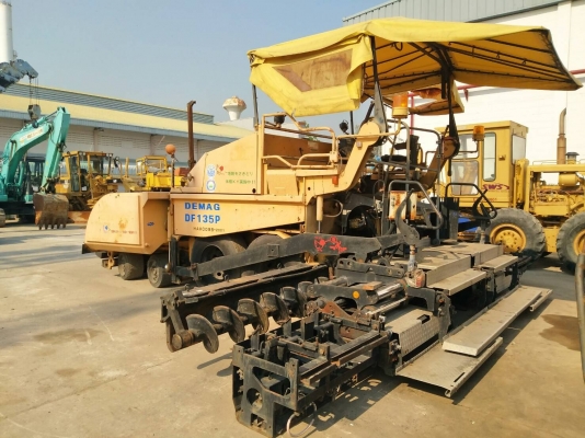 โล๊ะๆ ขายถูก รถปูยาง Demag : DF135P ปูุ6เมตร พร้อมตัวต่อ8.5เมตร เก่าญี่ปุ่น 092-929-9942