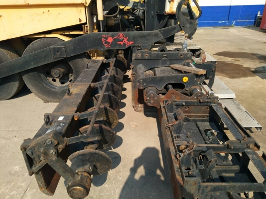 โล๊ะๆ ขายถูก รถปูยาง Demag : DF135P ปูุ6เมตร พร้อมตัวต่อ8.5เมตร เก่าญี่ปุ่น 092-929-9942